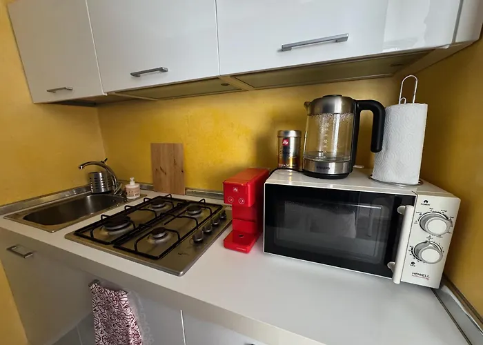 Daire Terrace Center - Yellow