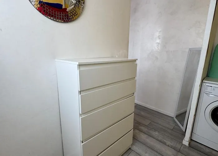 Terrace Center - Yellow